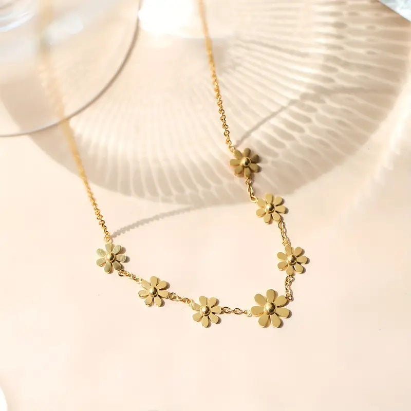 Sun Kissed Daisy Necklace